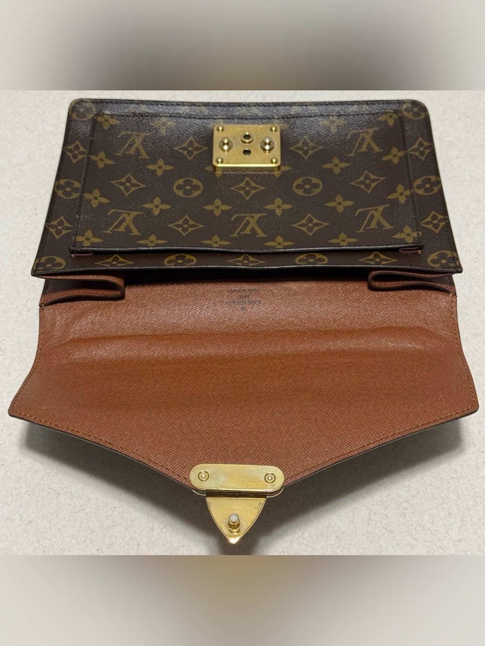 Louis Vuitton Vintage Monceau Monogram Canvas Handbag - Picture 9 of 15